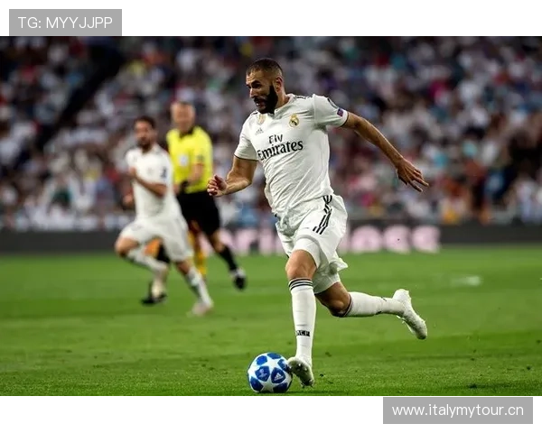 西甲最新战报分析皇马巴萨积分争夺战动态揭秘