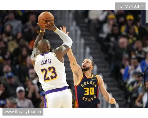 NBA季后赛激烈对决掀起高潮 湖人vs勇士大战成焦点 - 副本 - 副本 (2)